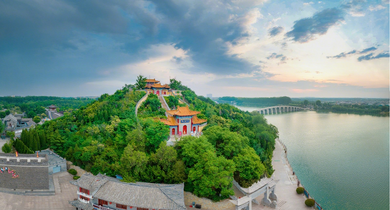东阿药王山
